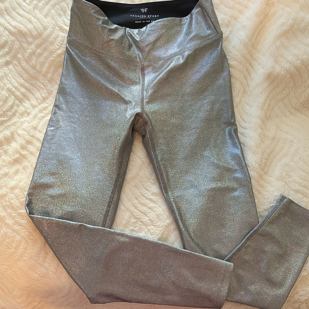Heroine Sport Metallic Silver/Holographic Leggings: Medium